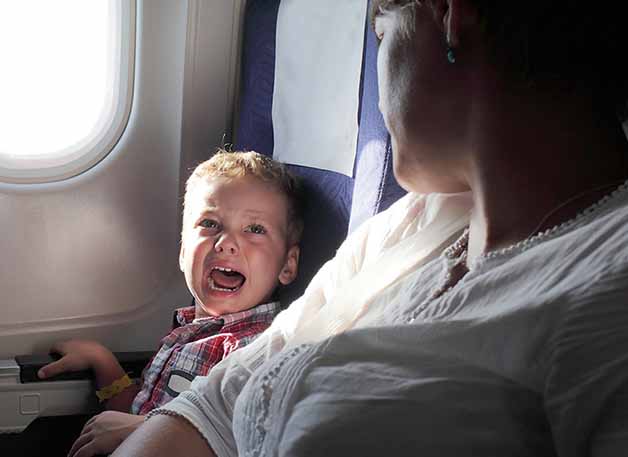 گریه کودک در هواپیما