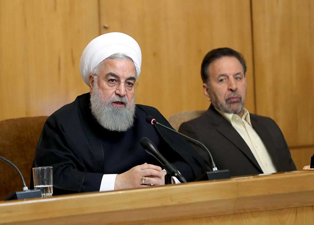 رئیس جمهور روحانی : فروش کیک زرد و آب سنگین را متوقف میکنیم