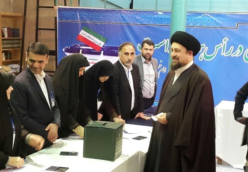 حسن خمینی در پای صندوق انتخابات