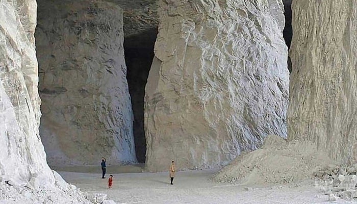 غار نمکی