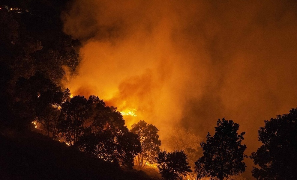 آتش سوزی جنگل‌های پاوه | آتش ارتفاعات منطقه بوزین و مره‌خیل را بلعید