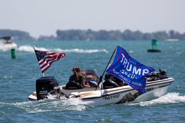 قایق حامیان ترامپ غرق شد