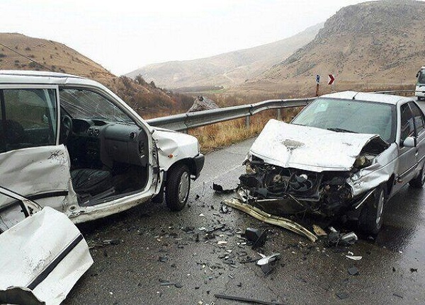 تصادف زنجیره‌ای ۱۳ خودرو در آزادراه زنجان – قزوین | ۸ نفر کشته و زخمی شدند