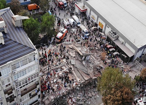 افزایش قربانیان زلزله در ازمیر ترکیه به ۲۴ نفر | ثبت ۱۹۶ پس لرزه
