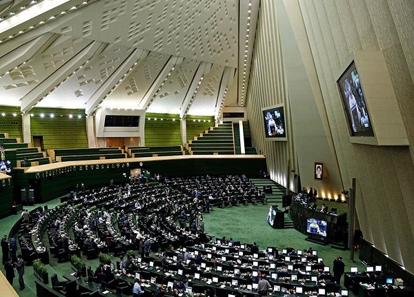 درخواست مجلسی‌ها برای تعطیلی دو هفته ای تهران