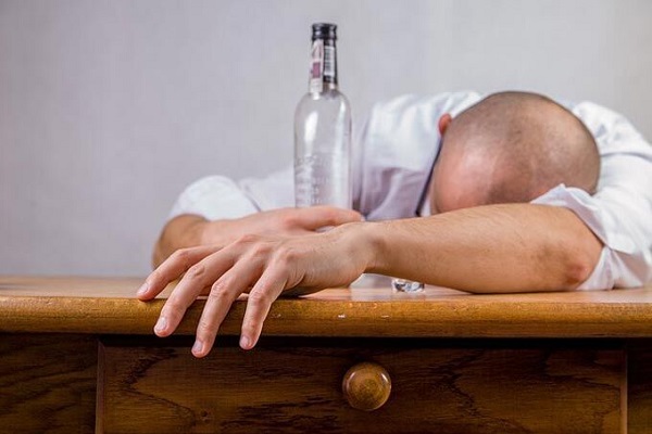 مسمومیت مصرف الکل گلستان