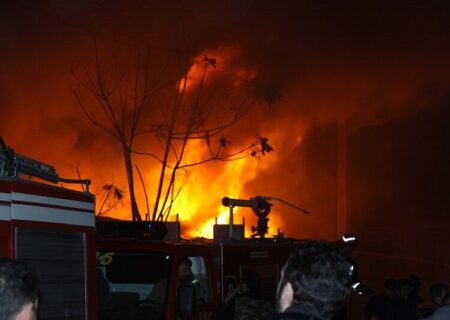 آتش سوزی بازارچه مهاباد مهار شد | ۴ نفر در این حادثه مصدوم شدند + فیلم