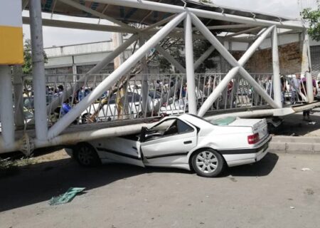 سقوط پل عابر پیاده در شهرستان بهارستان استان تهران + ویدیو