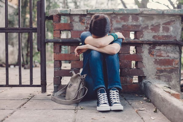 علائم افسردگی در نوجوانان و راه برخورد با آن