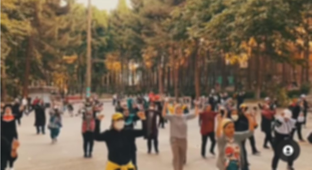 رقص زومبا زنان در پارک های کرمانشاه + عکس