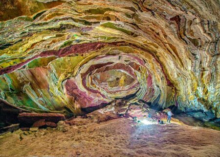 تصاویر زیبا از کوه و غار نمک در هرمزگان