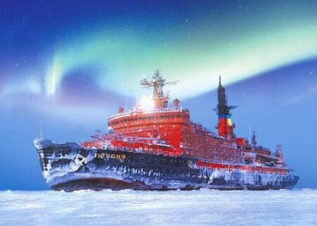 روسیه کشتی یخ شکن اتمی به آب انداخت