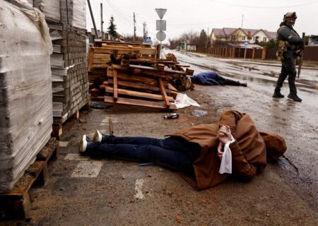 سخنان کشیش فرانسوی درباره افشای قتل عام مردم در شهر بوچا اوکراین توسط روس ها+عکس