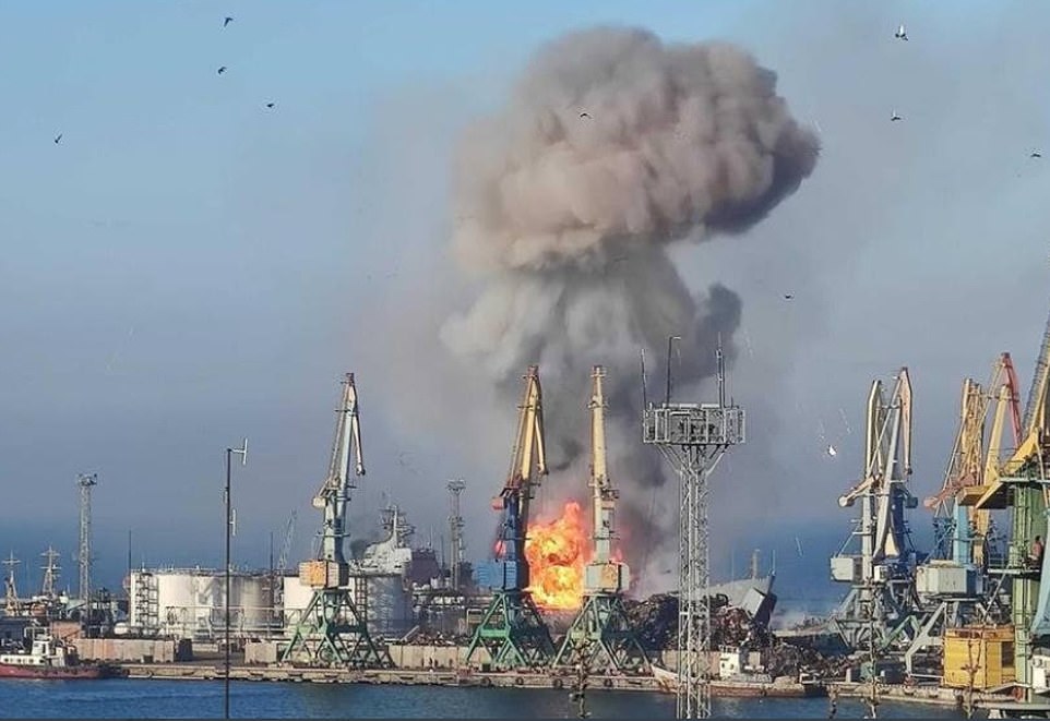 انفجار ناوگان روسیه در دریای سیاه توسط موشک اوکراینی / کمک نظامی آمریکا به اوکراین