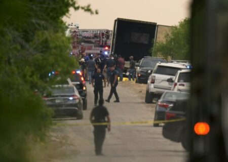 جسد ۴۶ مهاجر در داخل یک تریلی در تگزاس پیدا شد + عکس