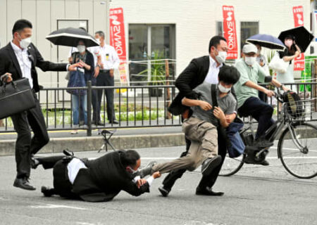 هویت و انگیزه قاتل شینزو آبه مشخص شد/ مردم ژاپن در سوگ