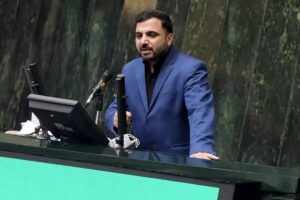 وزیر ارتباطات نتوانست مجلس را قانع کند و از نمایندگان کارت زرد گرفت