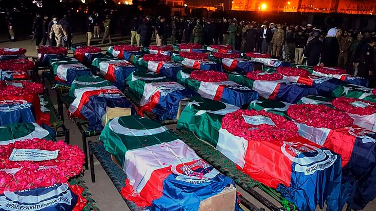 تعداد قربانیان بمب گذاری انتحاری در مسجد پاکستان به 90 نفر رسید