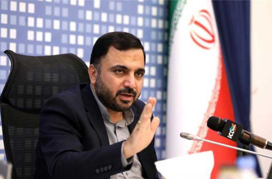 وزیر ارتباطات و فضانورد ایرانی