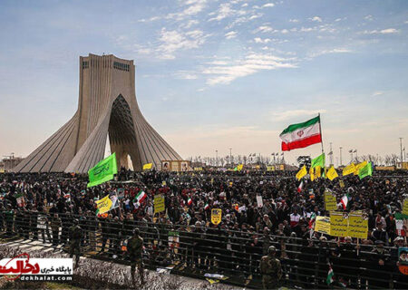 نمایش راهپیمایی ۲۲ بهمن از بالای برج آزادی